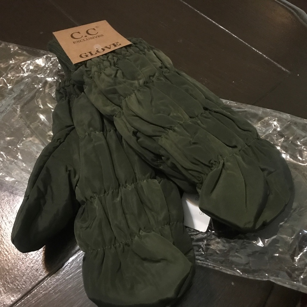 C.C Quilted Puffer Warm Soft Winter Mitten Glove NEW